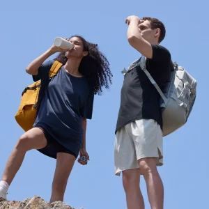 25% de descuento en 2 camisetas + 2 mochilas